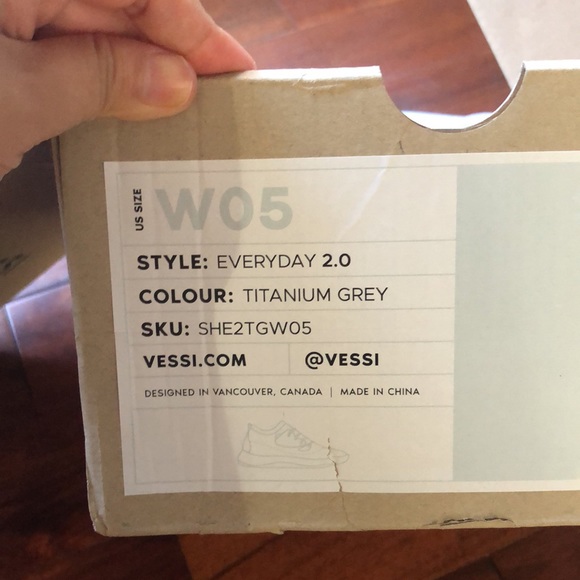 Vessi everyday 2.0 waterproof shoes size 5 - Picture 3 of 3